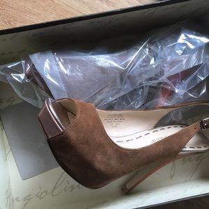 NWT STILETTOS 👠 brown